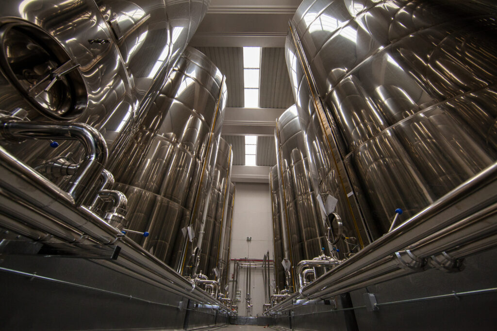 カネナの分離工程で使用される遠心分離機